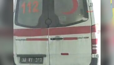 Boğazını keserek intihar etti