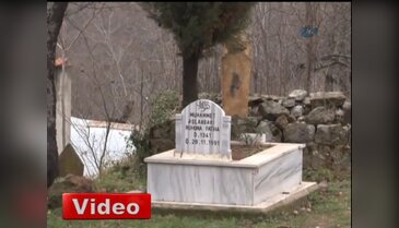 Her evin önünde mezarlık var