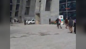 Kadın cinayetinlerine dava öncesi protesto