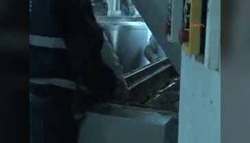 Elini boza yapma makinesine kaptırdı 