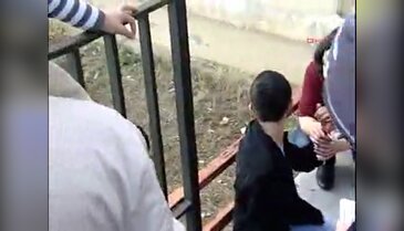 Kız öğrenci, erkek öğrenciyi jiletle yaraladı