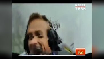 Sunucu korkudan böyle bayıldı