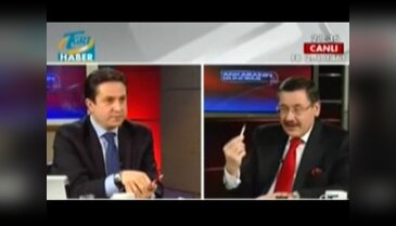 Melih Gökçek gözyaşlarını tutamadı!
