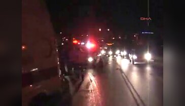 Bursa'da sebze yüklü kamyonet ile otomobil çarpıştı