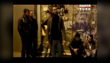 Sahne yetmedi sokakta devam etti