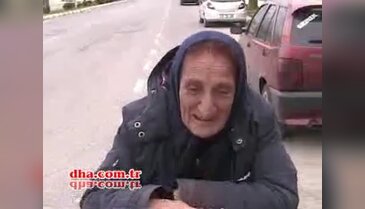 Kadınlar gününde o ekmeğinin peşinde!
