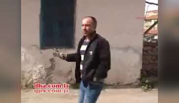 Şiddetli lodosta ev çöktü!