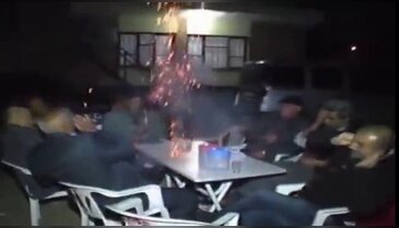 Osmaniye`de havai fişek masaya düştü