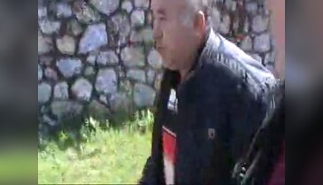 "Ayı kurbanını gömmeye çalıştı"