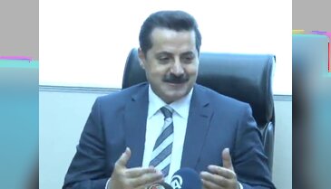 Çelik koltuğunu minik aktöre devretti