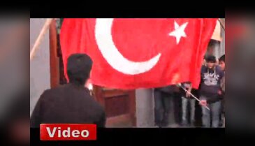 Erivan'da Türk Bayrağı yaktılar