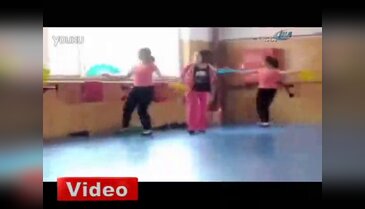 Öğretmen dayağı kamerada