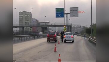 Metrobüs durdu, vatandaşlar geri döndü