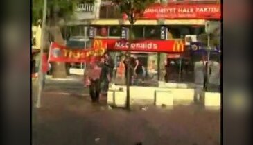 Beşiktaş'ta polis müdahalesi(2)