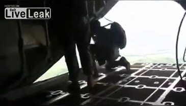 Paraşütü aniden açılınca olanlar oldu