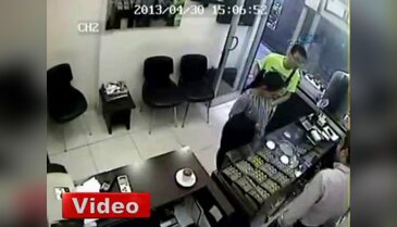 Hırsızlar kameraya yakalandı