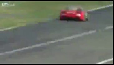 Akıl almaz Ferrari kazası!