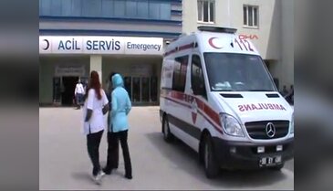 Önce eşini sonra 112 personelini dövdü