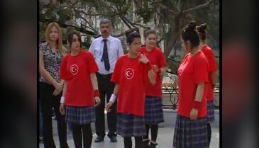 İşaret diliyle İstiklal Marşı