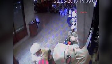 Kapalı çarşıda pompalı tüfek paniği