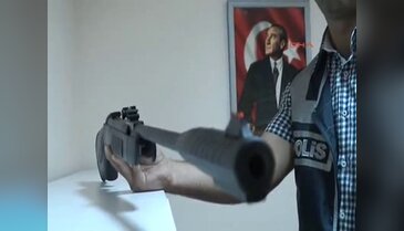 Kuşu vurmak istediler...