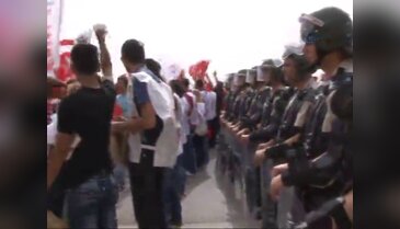 Akil İnsanlar protesto edildi