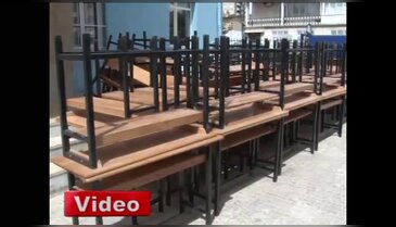 Müdür okulun sırasını tahtasını sattı!