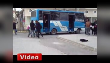 Liseli kızların kavgası kamerada