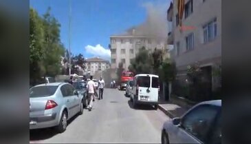 Beyaz eşya deposunda korkutan yangın