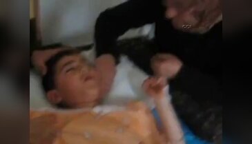 Narkoz altında gıdaklayan çocuk