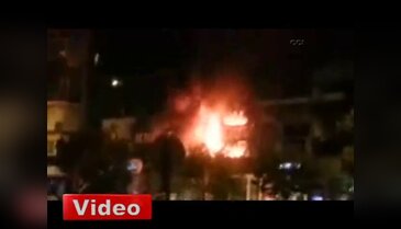 İzmir'de AKP binasında yangın
