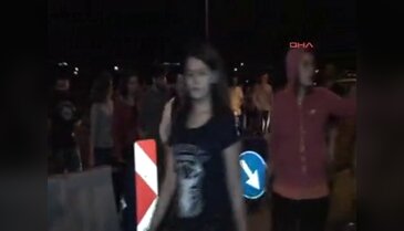 Bursa'da öğrenciler İzmir Yolu'nda yürüdü