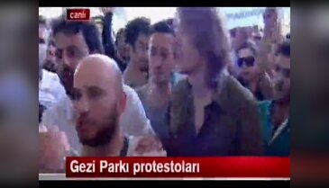 NTV kendisini protesto edenleri canlı yayınladı