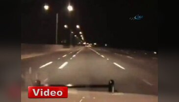 Uyuyan şoför polis aracına çarptı