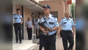 Bursa'da polislere saldırı
