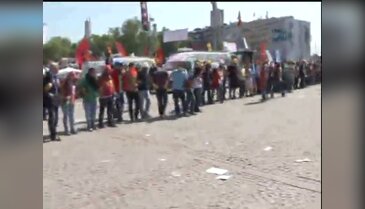 Taksim'de insan zinciri!