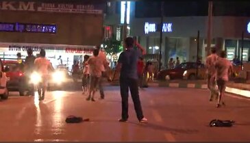 Burası Heykel! Bu gençler ne yapıyor?