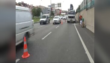 Kaldırım çalışması trafiği felç etti