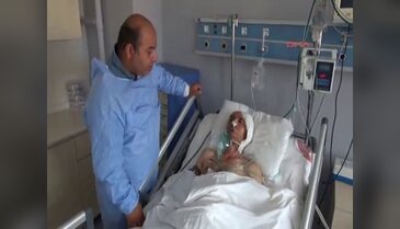 Ölü taklidi yaparak ayıdan kurtuldu