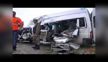 Minibüsle TIR çarpıştı: 3 ölü