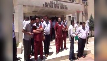 Taşeron işçiler kefenli eylem yaptı