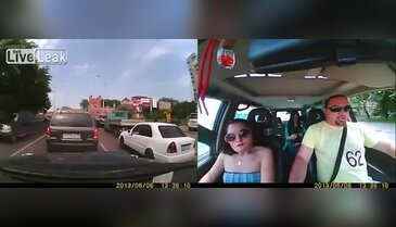 Şerit ihlali yapan sürücüye böyle ders verdi...
