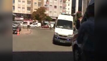 Öğrencileri taşıyan minibüs devrildi
