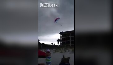 Panama City'de korkutan paraşüt kazası