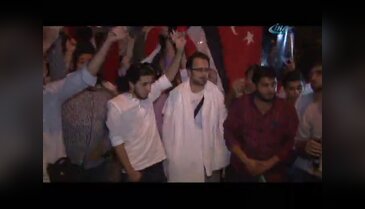 İstanbul'da Mursi'ye destek gösterisi