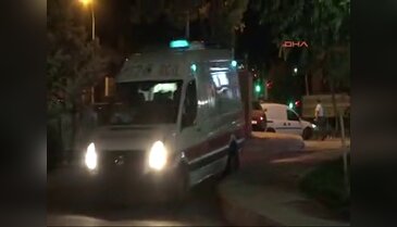 Parkta bıçakladılar