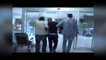 Teravih namazına giden polis 6 yerinden bıçaklandı