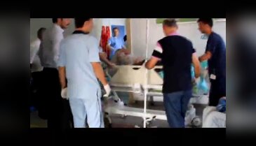 Midibüs yön tabelasına çarptı: 19 yaralı