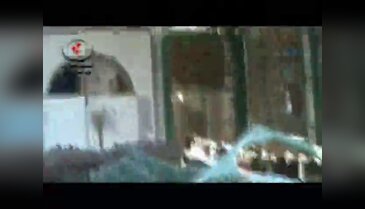 Esed Ramazan'a cami bombalayarak başladı