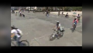 Gezi Parkı'nda 'bisiklet' eylemi